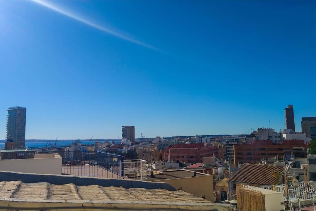 Casa Colorista En El Casco Antiguo Villa Аликанте Екстериор снимка
